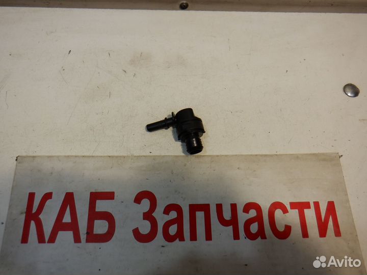 Штуцер вакуумного усилителя тормозов Peugeot 206