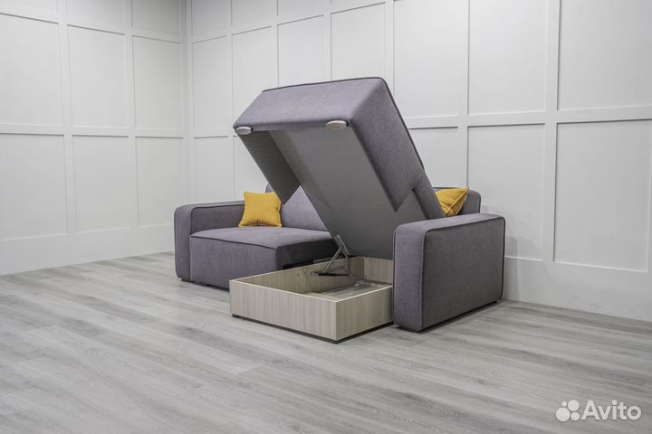 Диван с оттоманкой