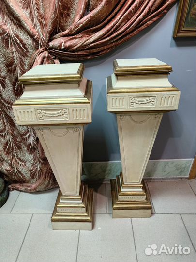 Постамент / консоль