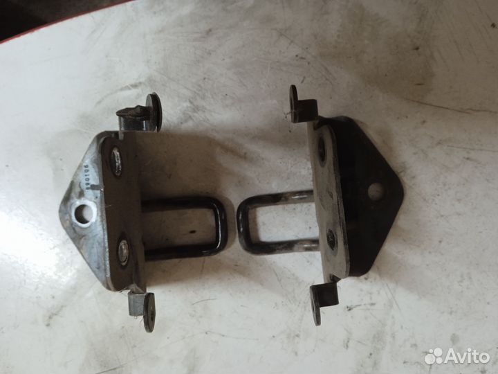 Крепления, защёлки задних сидений Мазда 626 GD