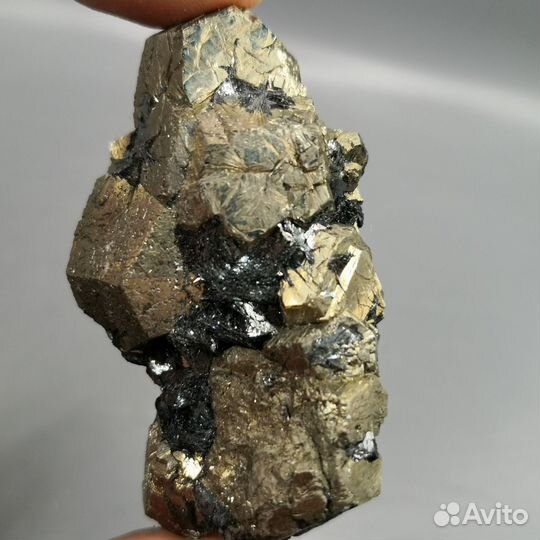 Пирит с гематитом, Италия