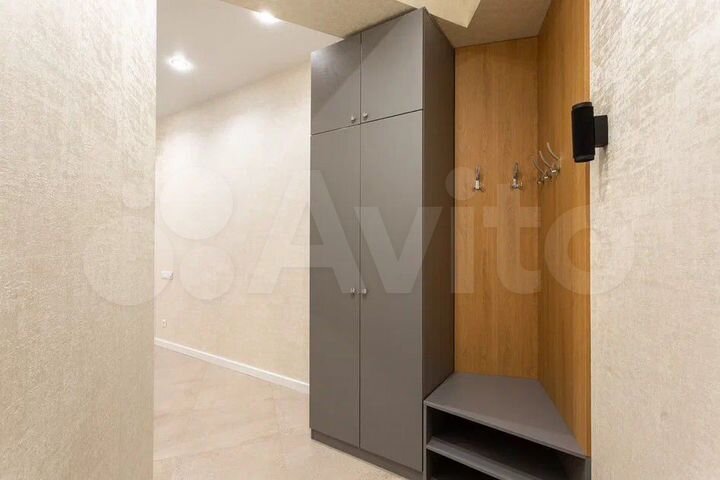 2-к. квартира, 89 м², 1/8 эт.