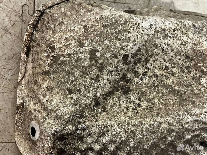 Тепловой экран глушителя левый Мerсedеs W222 2013