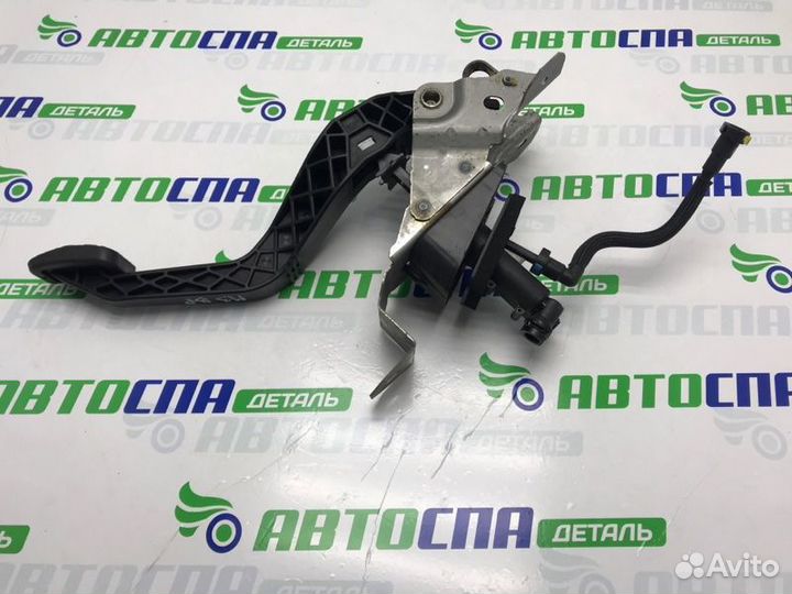 Педаль сцепления Mazda 3 BP PE / P5 2019