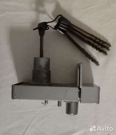 Замки разные и ключи