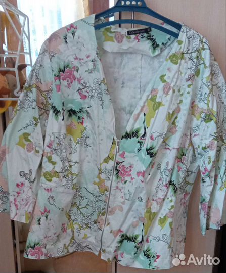 Ветровка женская