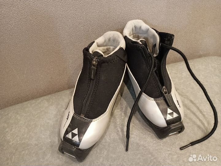 Лыжные ботинки fischer 28 + лыжи