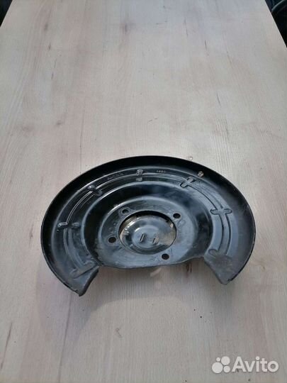 Пыльник тормозного диска Opel Astra J