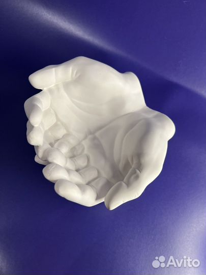 Руки подставка из гипса