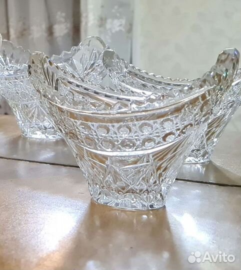 Набор хрустальных салатников