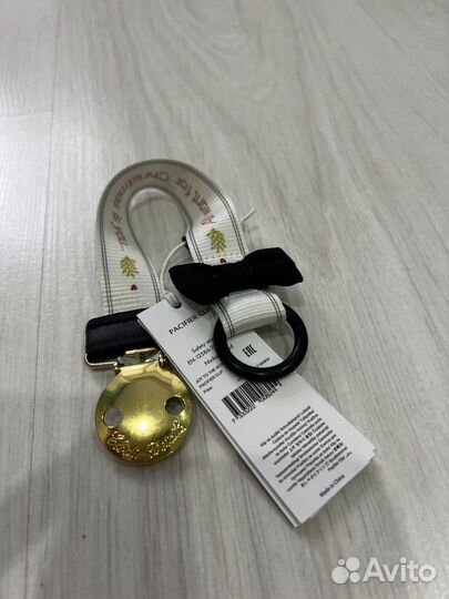 Держатель для пустышки elodie wood