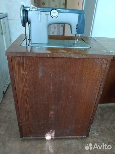 Продам швейная машина