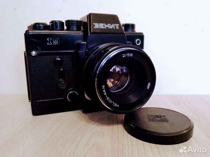 Плёночный фотоаппарат Зенит 19