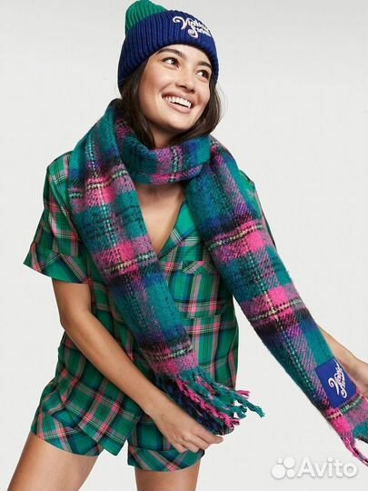 Шапка victoria secret