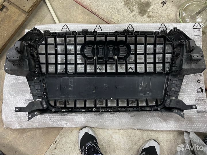 Решетка радиатора Audi Q3