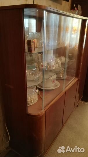 Сервант зеркальный, полированый времен СССР