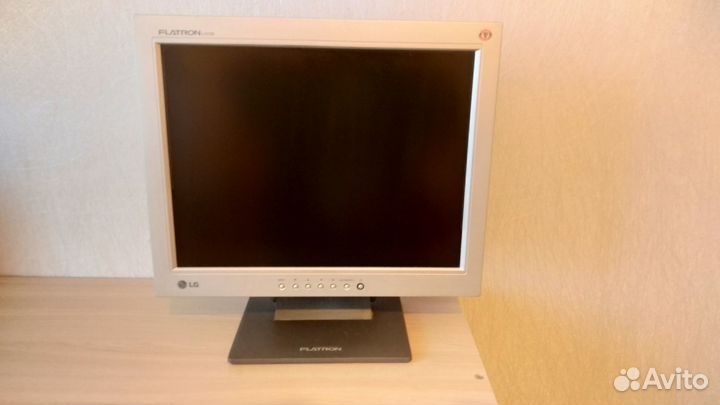 Монитор LG Flatron L1510 S