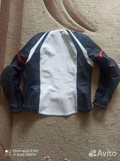 Мотокуртка кожаная женская