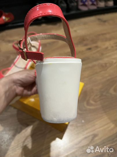 Босоножки женские