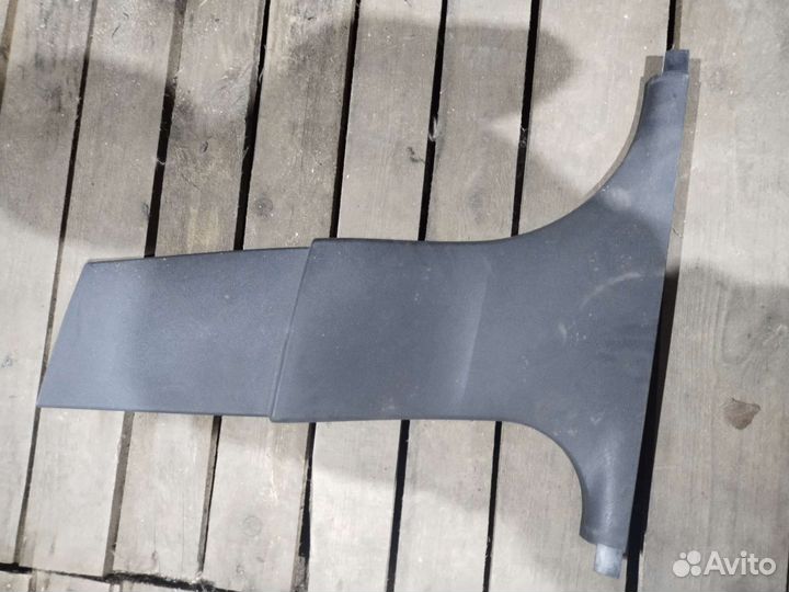 Обшивка стойки левая BMW E60, 5143027089