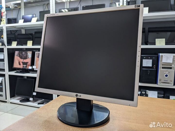 Монитор 19'' LG Flatron L1953S