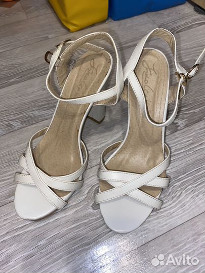 Босоножки 36