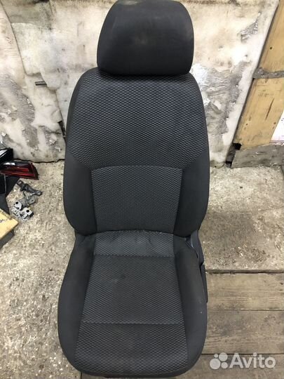 Переднее левое сиденье Volkswagen Polo 6
