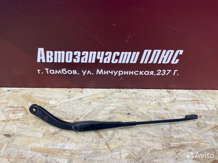 Поводок дворника левый Renault Logan