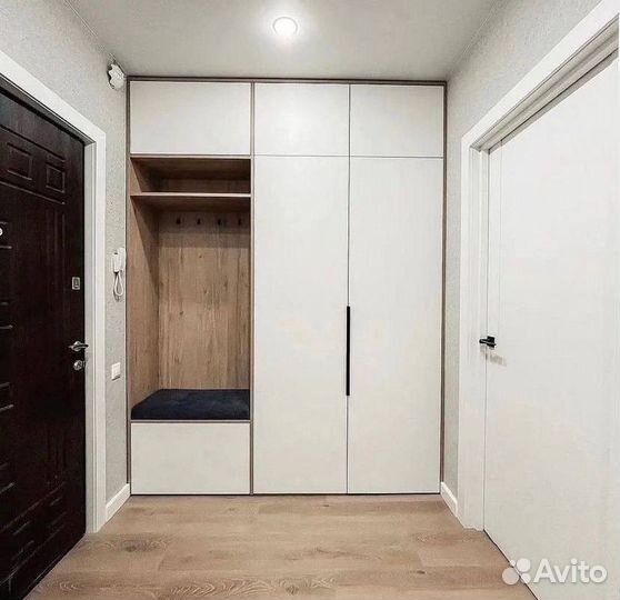 Книжный шкаф