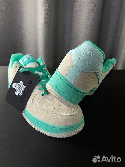 Женские кроссовки Tiffany & Co. x Nike Air Force 1