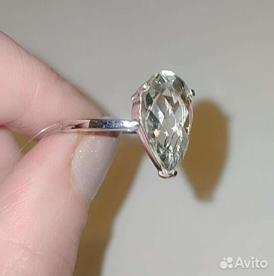 Серебряное кольцо с зелёным аметистом