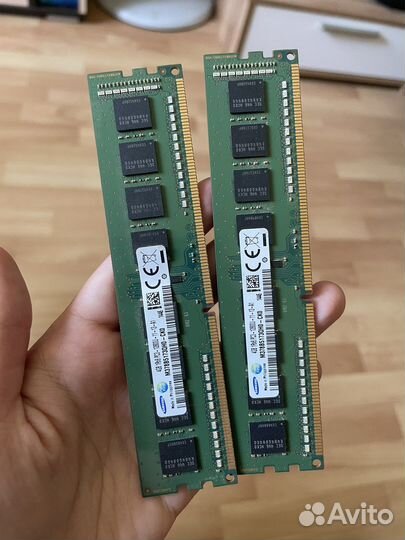 Материнская плата с процессором и памятью