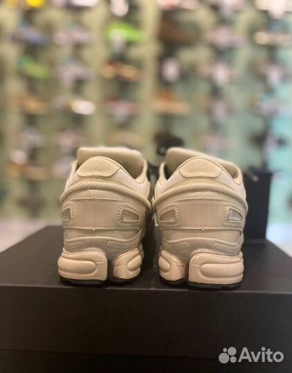 Кроссовки для активного отдыха