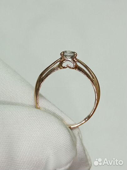 Золотое кольцо с камнем 16,5р