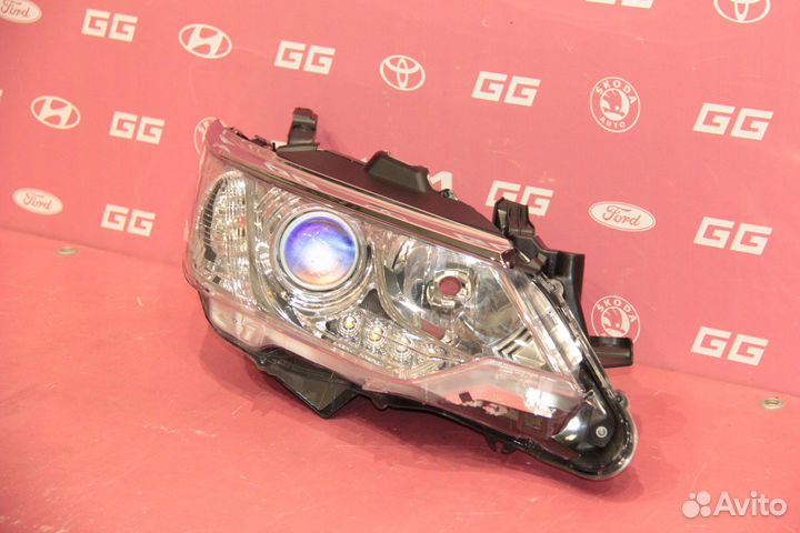 Фара галоген правая Toyota Camry 14 - 17
