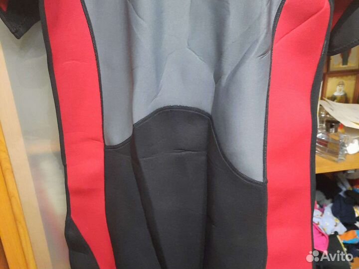 Гидрокостюм короткий мужской,56-58р,б/у 2дня