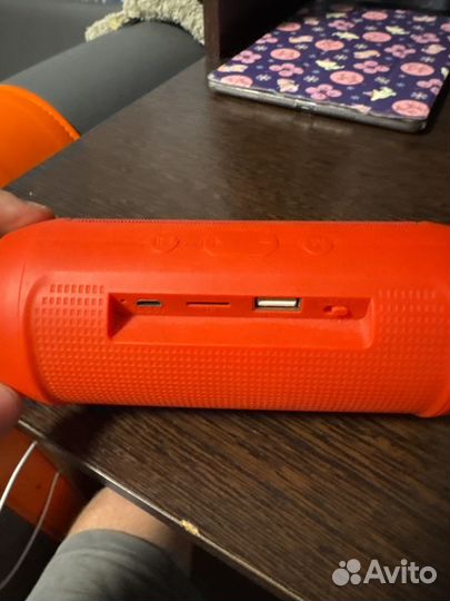 Колонка JBL