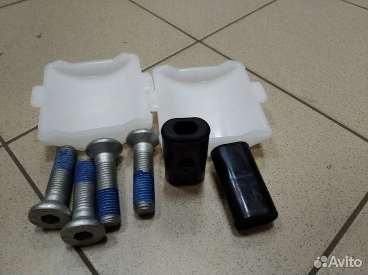 Р/к седла (подвески) подушки+болты крепления jost