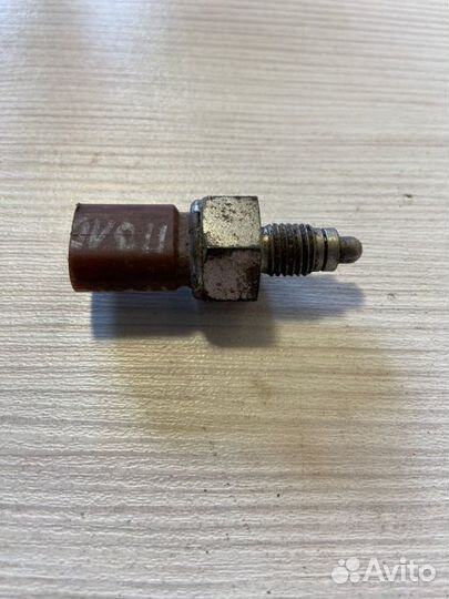 Датчик заднего хода Volkswagen Polo