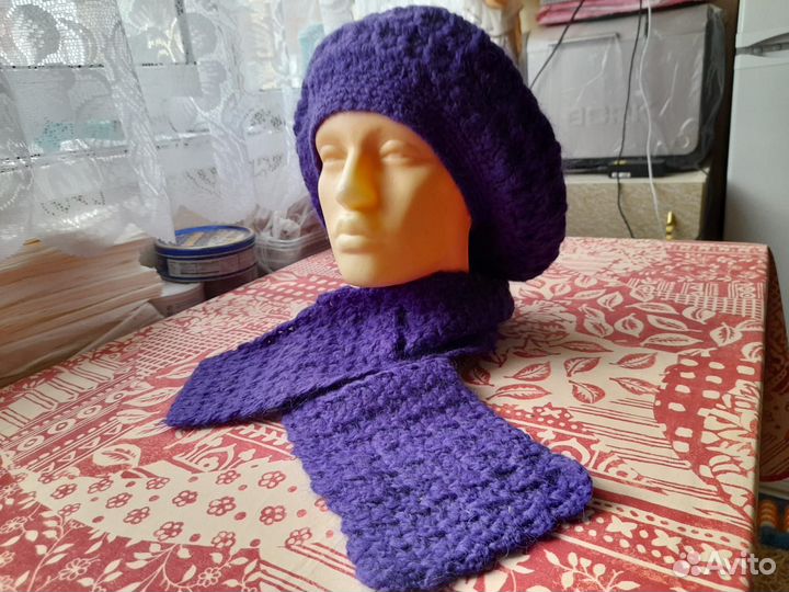 Женский берет и шарф