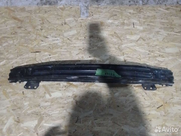 Усилитель переднего бампера skoda fabia 1