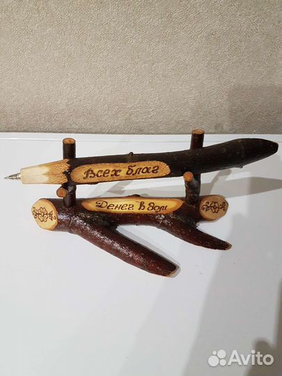 Сувениры : ручка на подставке. Статуэтка глиняная