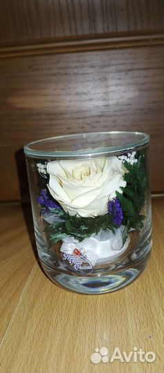 Роза в стекле