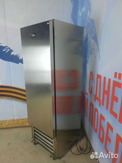 Морозильная шкаы froster