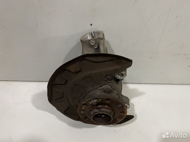 Кулак поворотный правый Volkswagen Tiguan 2