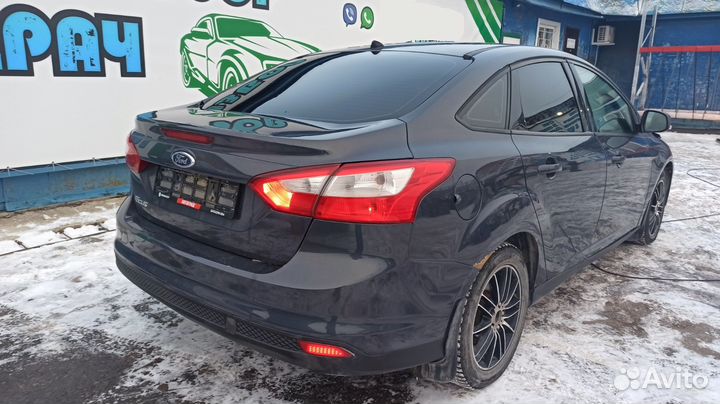 Замок спинки сиденья Ford Focus 3 2013 BM51A613B90