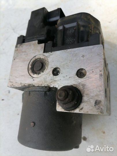 Блок абс (насос) Nissan Primera P11 2.0 16V 1999