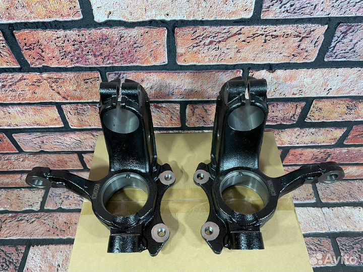 Кулак поворотный правый и левый на VW Polo 5