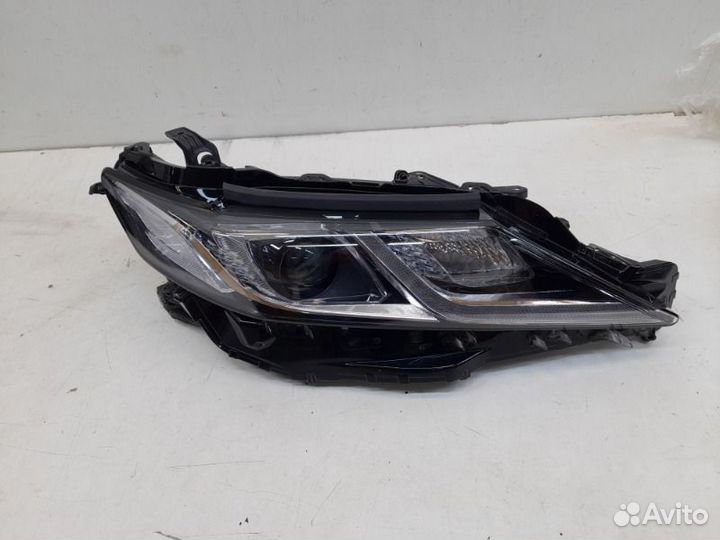 Фара правая Toyota Camry XV70 2017-2021