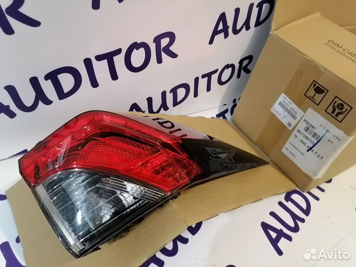 Фонарь задний правый Toyota Rav4 2018- 8155142230